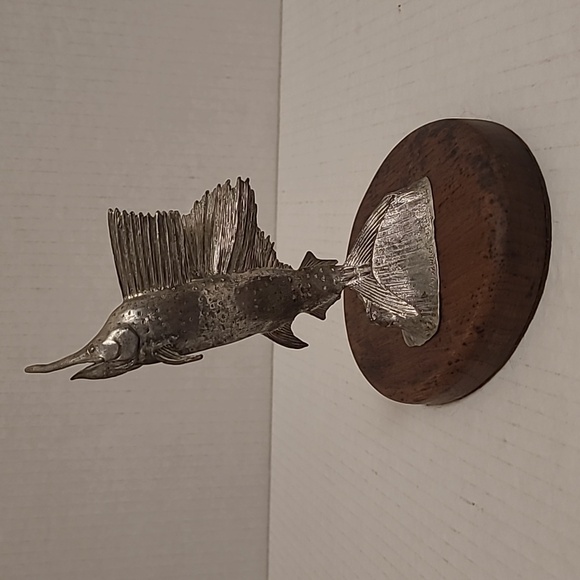 Vintage Signed Sailfish Figurine on Wood Base - Picture 7 of 16